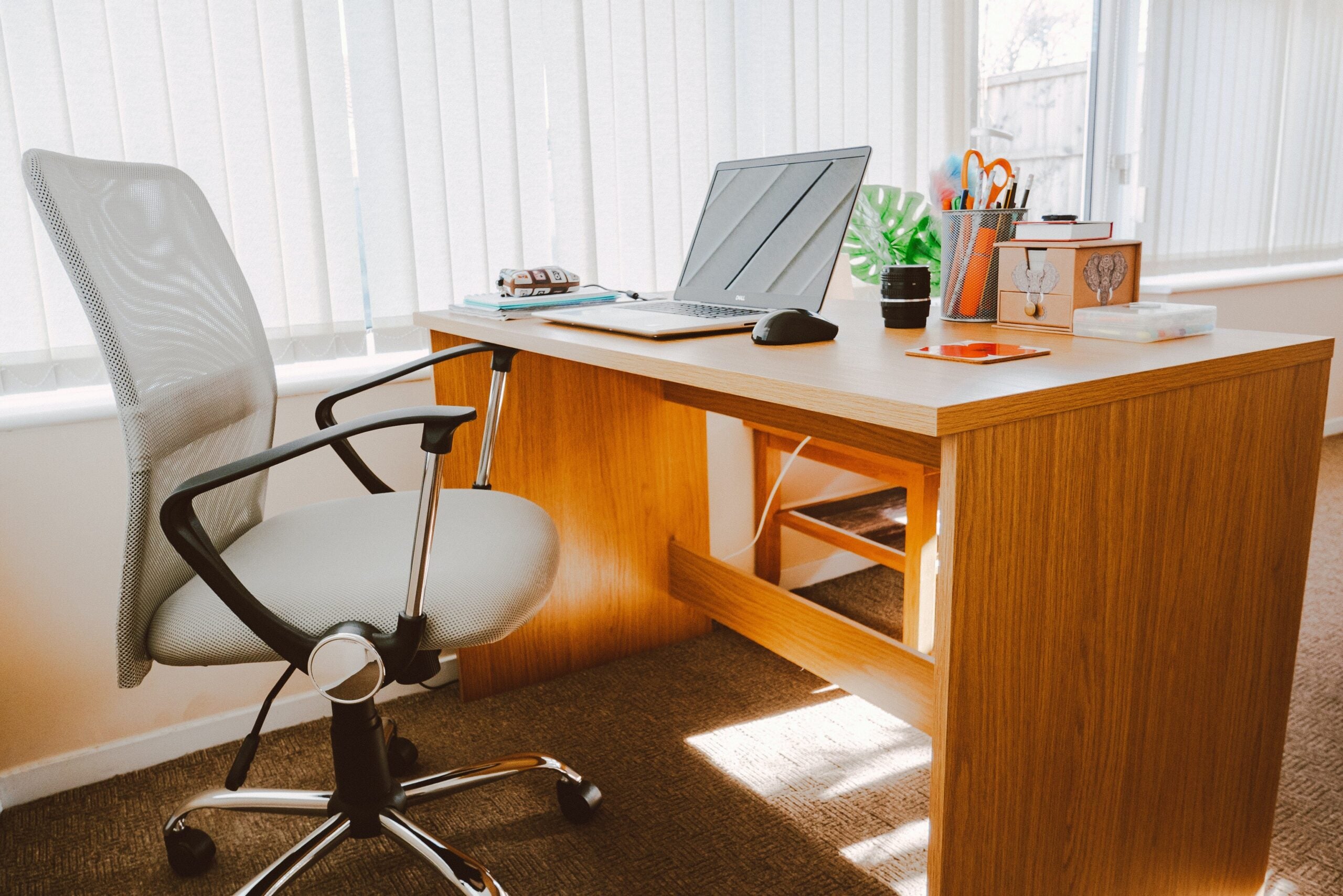 The Ultimate Guide to Choosing the Perfect Office Chair for Your Workspace